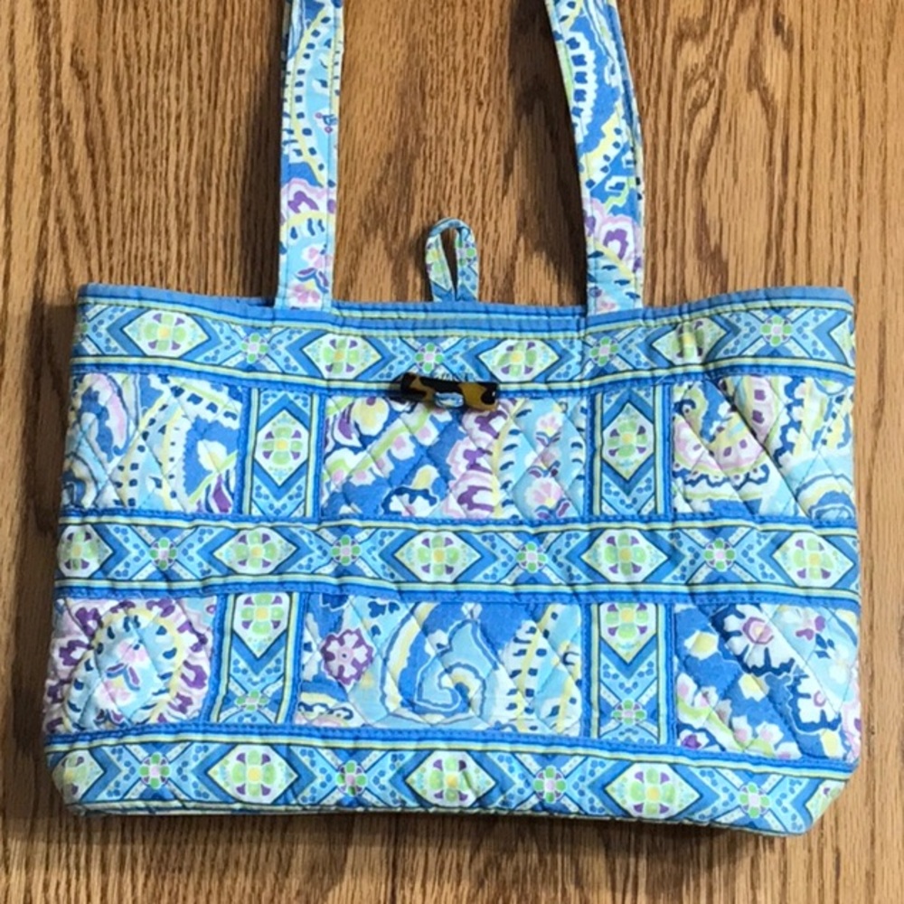 Vera Bradley Small Tic Tac Tote in Capri Blue - Retired.  So Pretty!!